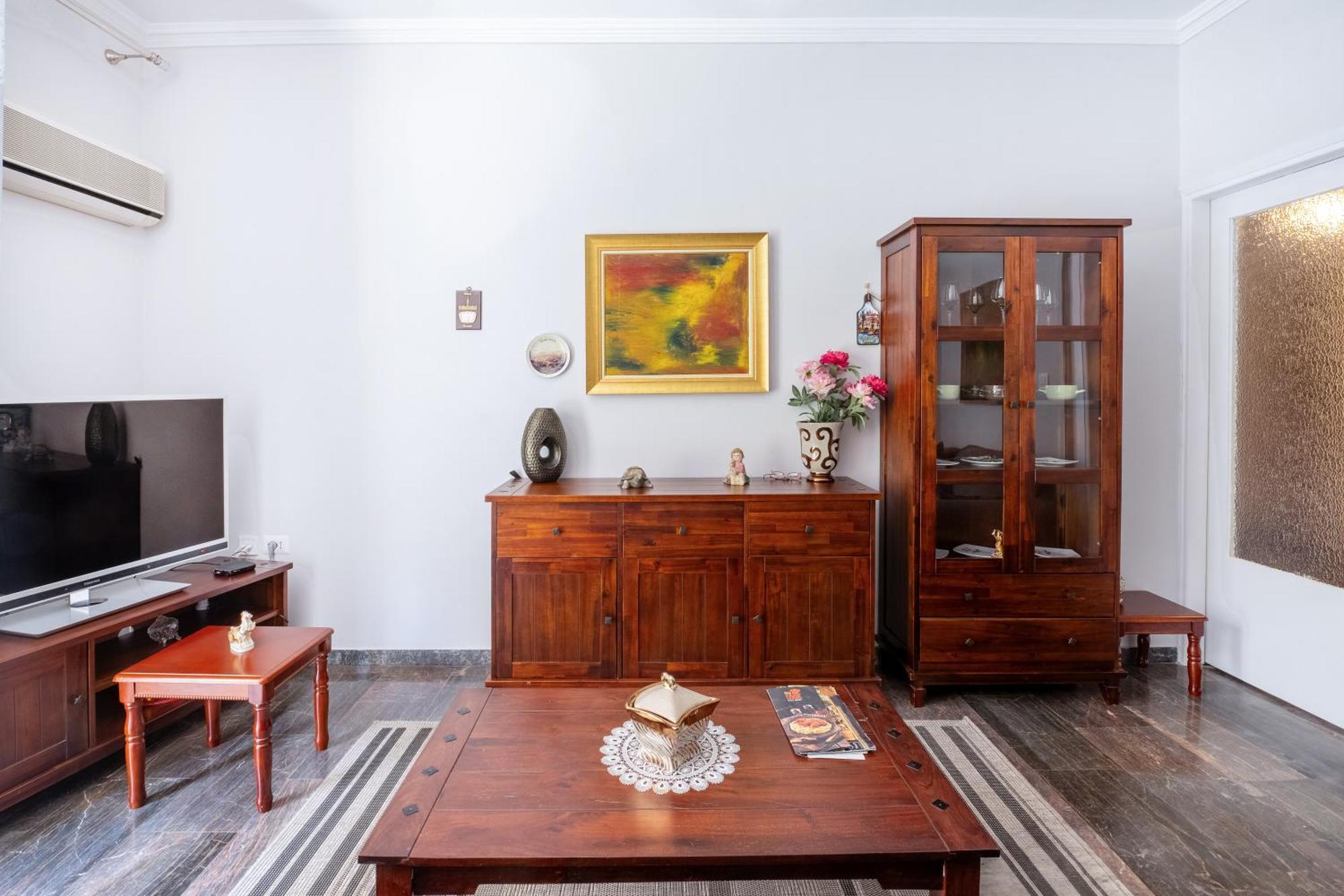 Appartement Charming & Authentic Gem - Walk To Port & Shops! à Patras Extérieur photo