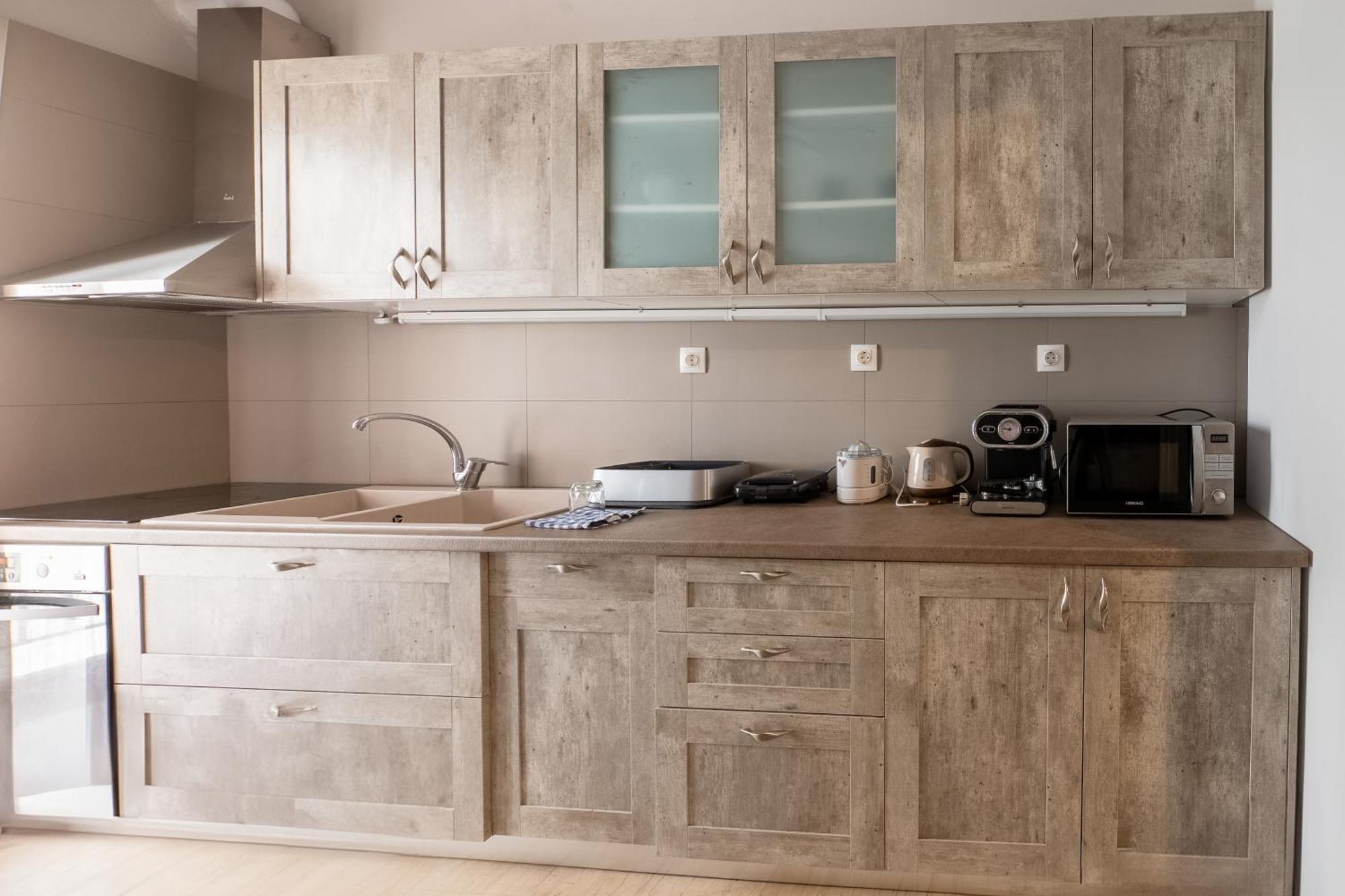 Appartement Charming & Authentic Gem - Walk To Port & Shops! à Patras Extérieur photo